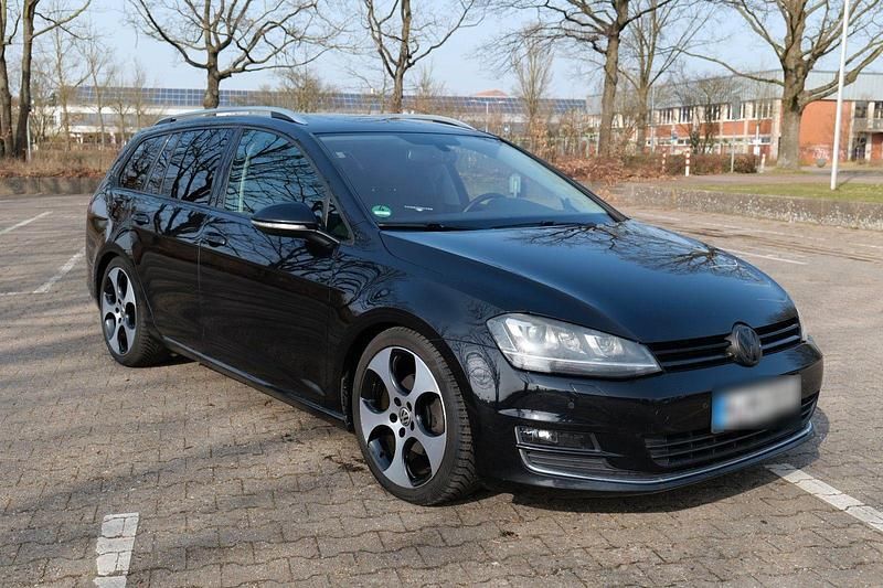 Gebraucht VW Golf VII Highline 150 PS (110 kW) 2015 Schwarz Kombi