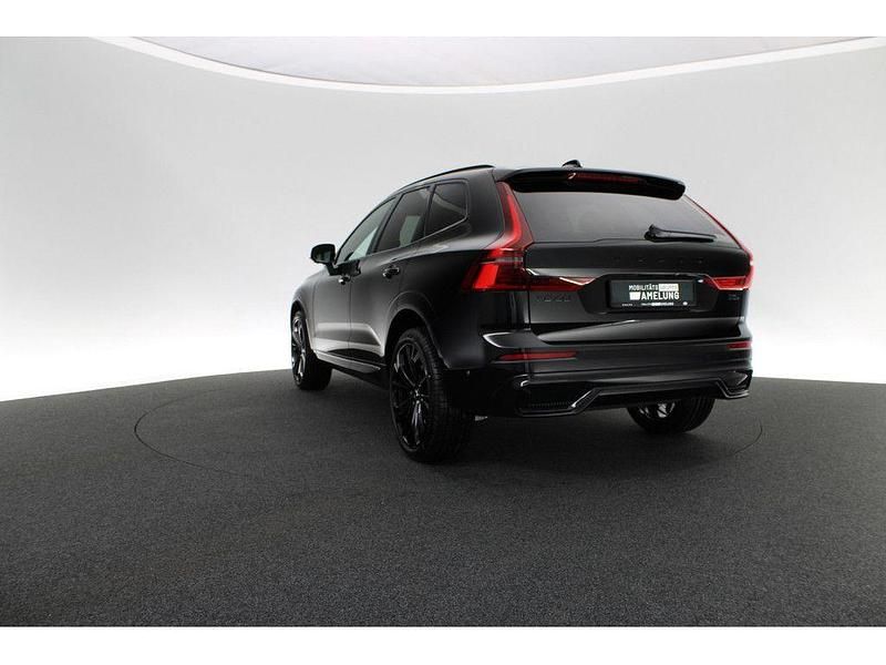Neu Volvo XC60 Plus 250 PS (183 kW) 2026 Schwarz SUV