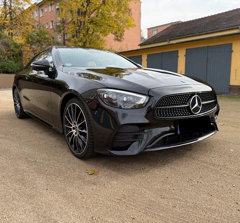 Schwarz Gebraucht 2021 Mercedes E300 AMG line Coupé | 41.900 € (Fairer Preis) - Bild 1/4