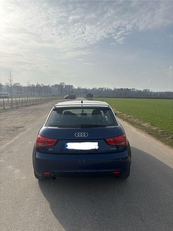 Gebraucht Audi A1 Sport 86 PS (63 kW) 2011 Blau Kleinwagen