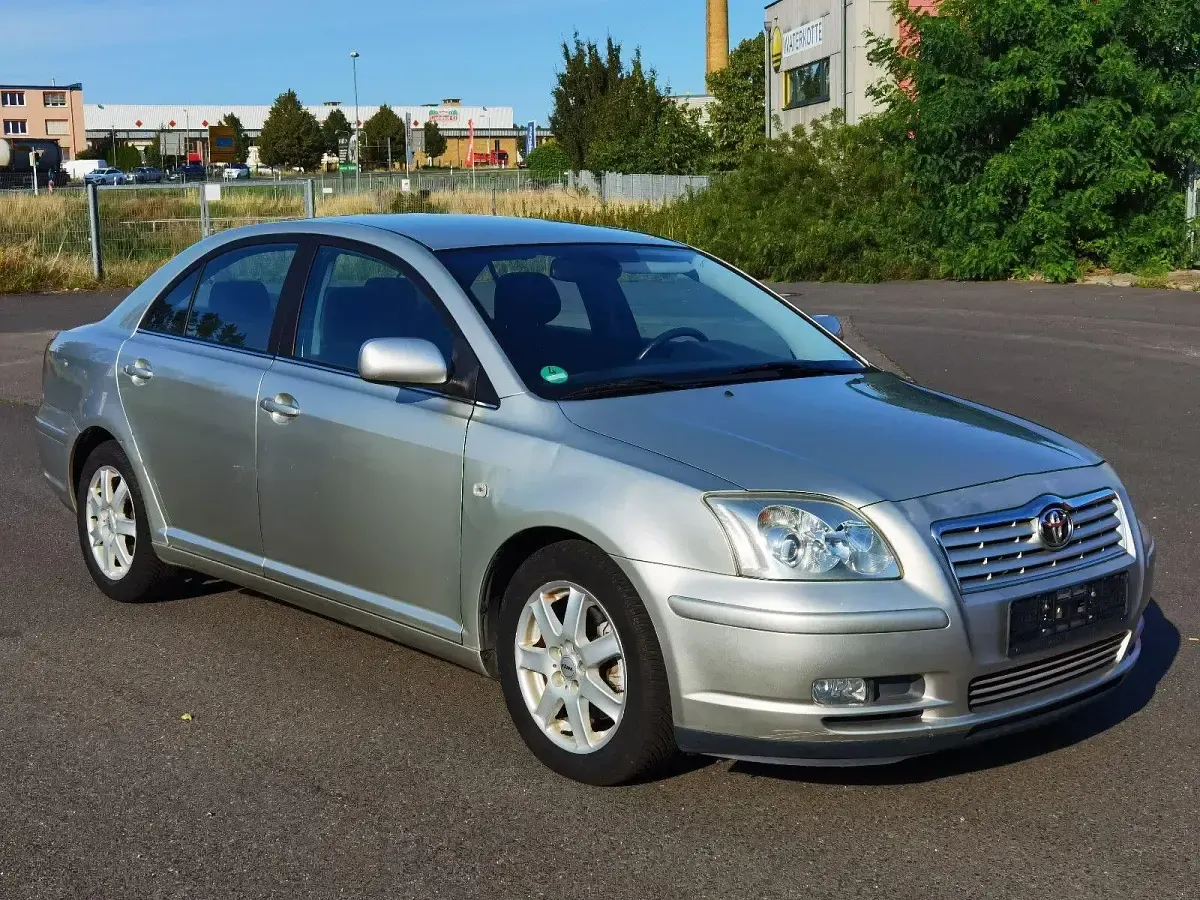 Gebraucht Toyota Avensis Executive 147 PS (108 kW) 2005 Silber Limousine