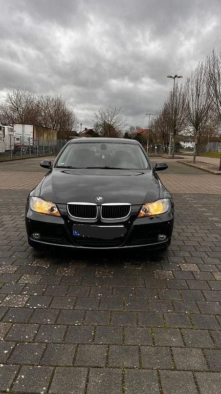 Gebraucht BMW 318 143 PS (105 kW) 2007 Schwarz Limousine