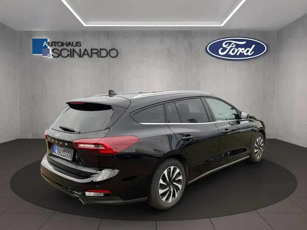 Gebraucht Ford Focus Titanium 116 PS (85 kW) 2025 Schwarz Kombi