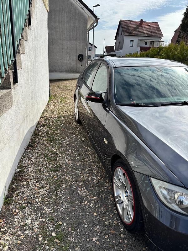 Gebraucht BMW 320 163 PS (119 kW) 2005 Grau Limousine