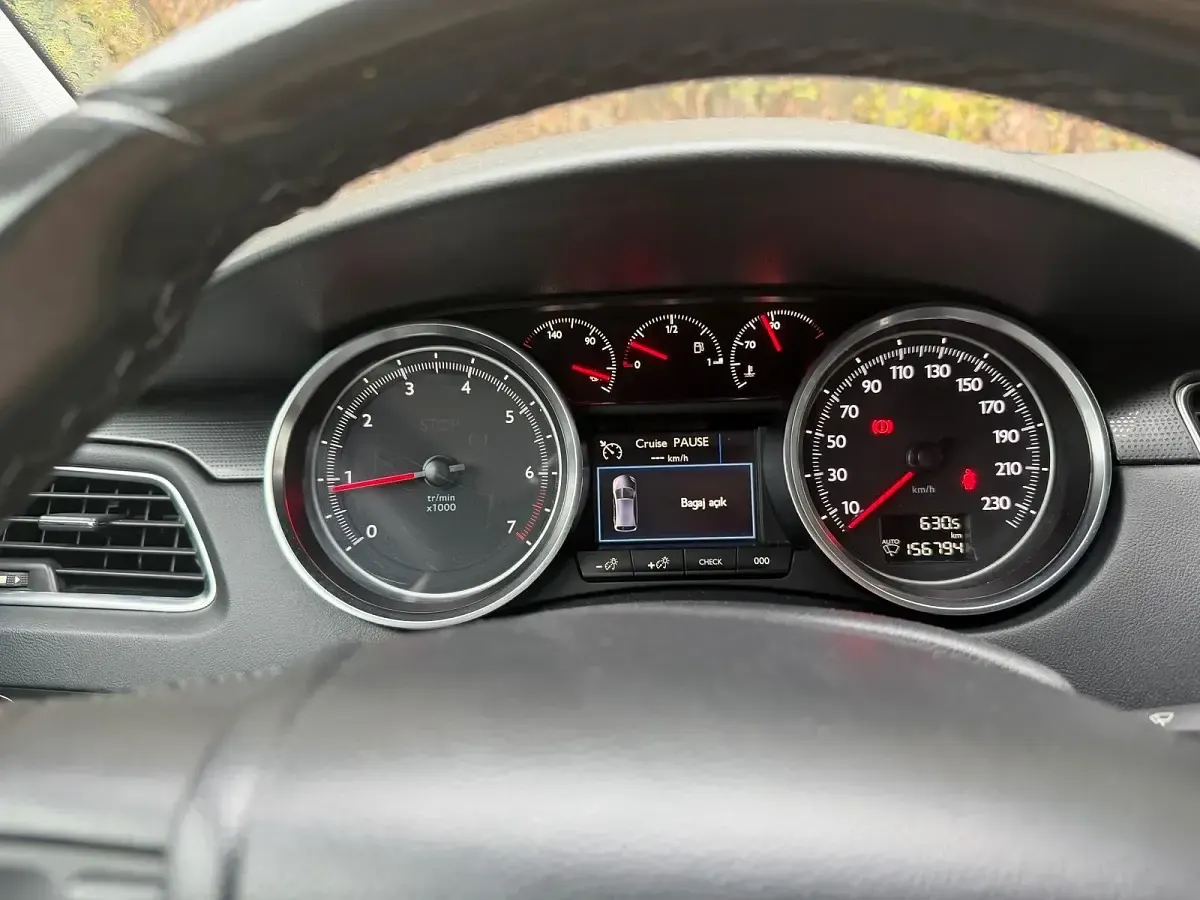 Gebraucht Peugeot 508 156 PS (114 kW) 2012 Schwarz Limousine