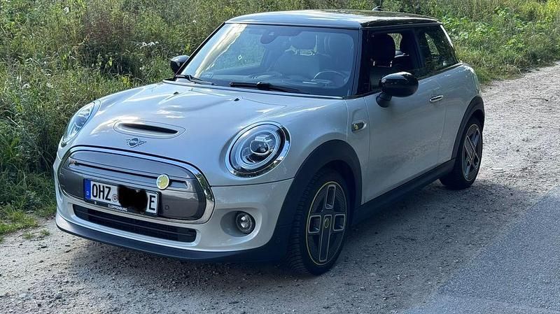 Gebraucht Mini Cooper SE 135 kW (184 PS) 2021 Silber Kleinwagen
