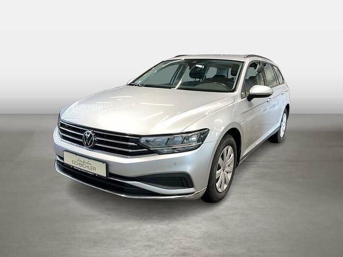 Silber Gebraucht 2022 VW Passat Basis Kombi | 17.840 € (Guter Preis) - Bild 1/4