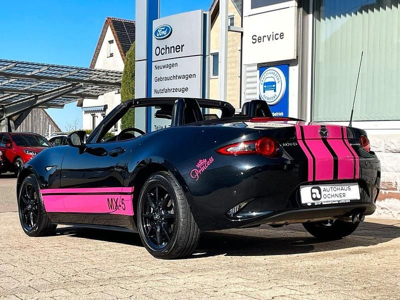 Gebraucht Mazda MX5 Ad'Vantage 132 PS (97 kW) 2021 Schwarz Cabrio