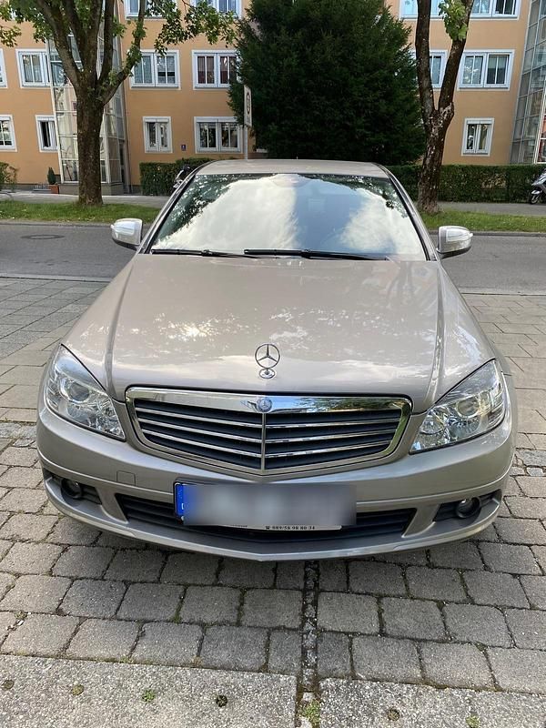 Grau Gebraucht 2008 Mercedes C220 Limousine | 5.990 € (Fairer Preis) - Bild 1/4