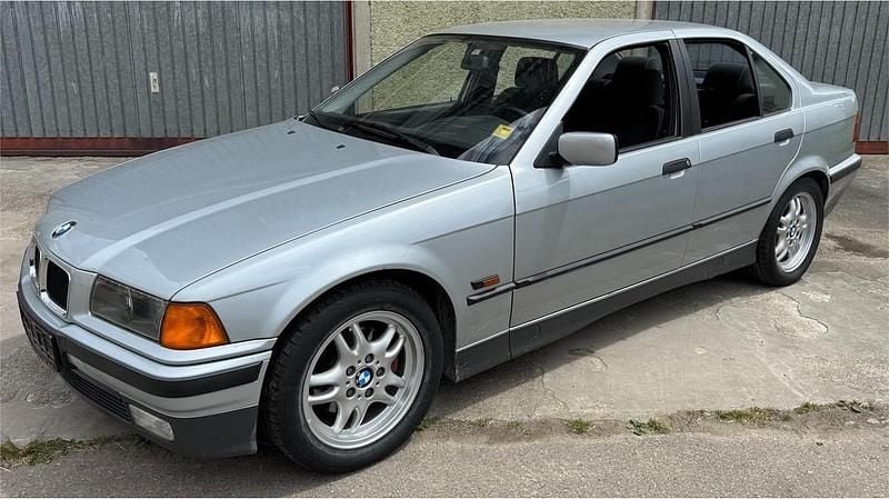 Gebraucht BMW 323 170 PS (125 kW) 1995 Silber Limousine