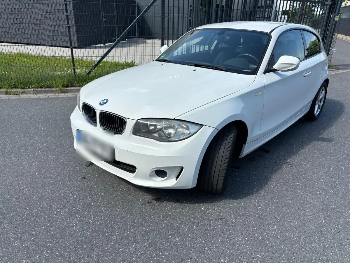Gebraucht BMW 116 122 PS (89 kW) 2010 Weiß Kleinwagen