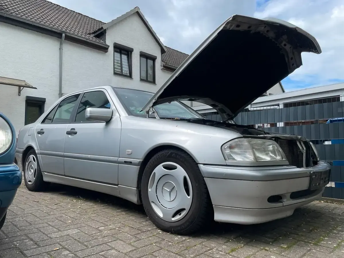 Gebraucht Mercedes C240 177 PS (130 kW) 1999 Silber Limousine