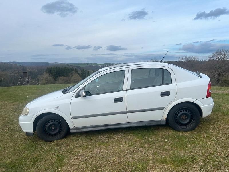 Gebraucht Opel Astra 65 PS (47 kW) 1999 Weiß Kleinwagen