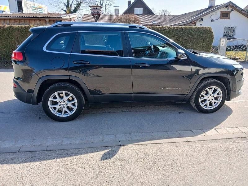 Gebraucht Jeep Cherokee Longitude 185 PS (136 kW) 2015 Schwarz SUV