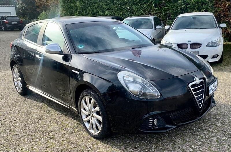 Schwarz Gebraucht 2013 Alfa Romeo Giulietta Kleinwagen | 3.500 € (Fairer Preis) - Bild 1/4