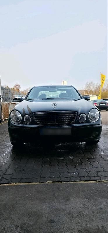 Gebraucht Mercedes E240 177 PS (130 kW) 2003 Blau Limousine