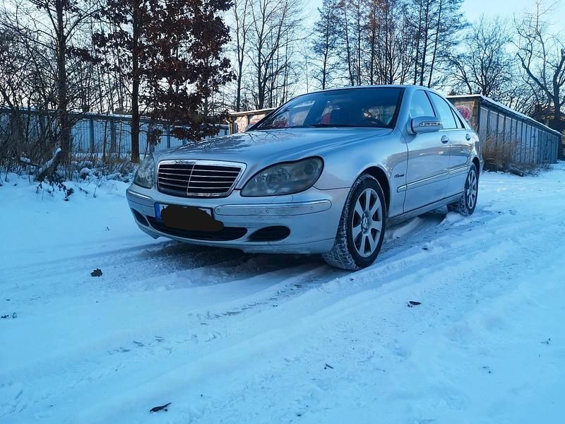 Silber Gebraucht 2004 Mercedes S500 Limousine | 2.950 € - Bild 1/4