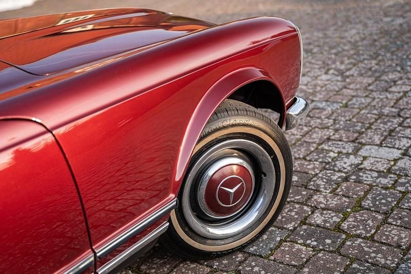 Gebraucht Mercedes W113 150 PS (110 kW) 1966 Rot Cabrio