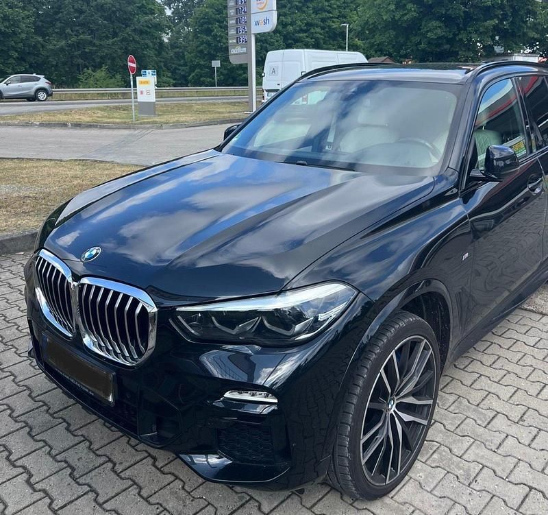 Schwarz Gebraucht 2018 BMW X5 SUV | 49.999 € - Bild 1/4