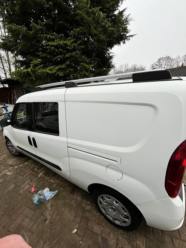 Gebraucht Fiat Doblò 105 PS (77 kW) 2019 Weiß Van / Kleinbus