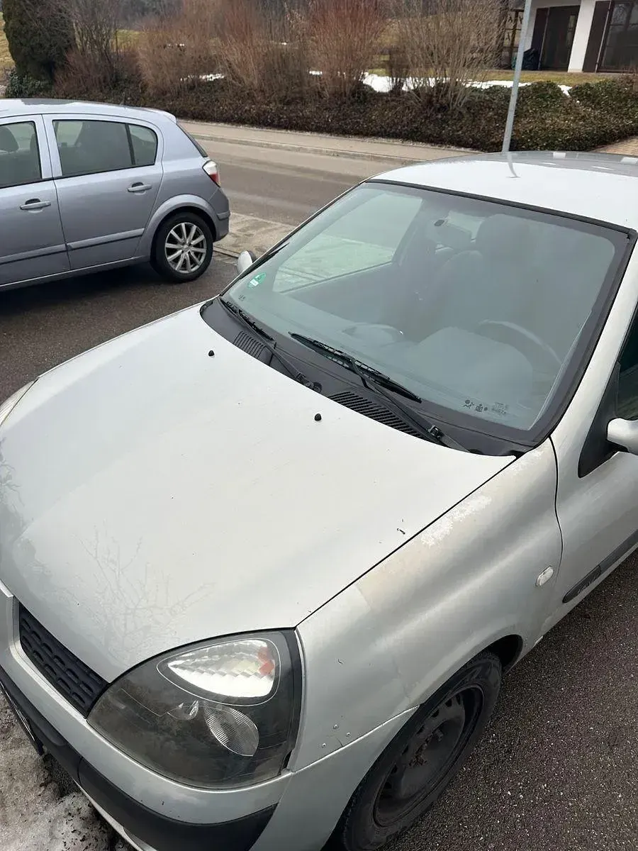 Gebraucht Renault Clio II 75 PS (55 kW) 2003 Silber Limousine