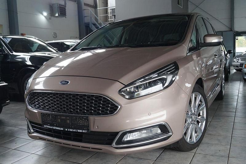 Grau Gebraucht 2019 Ford S-MAX Vignale Van / Kleinbus | 16.990 € (Superpreis) - Bild 1/4