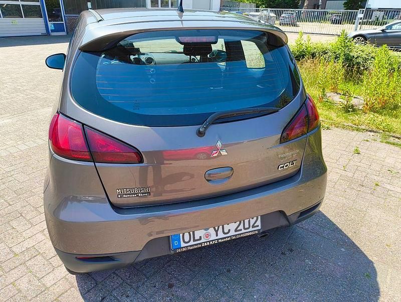 Gebraucht Mitsubishi Colt 95 PS (69 kW) 2013 Braun Limousine