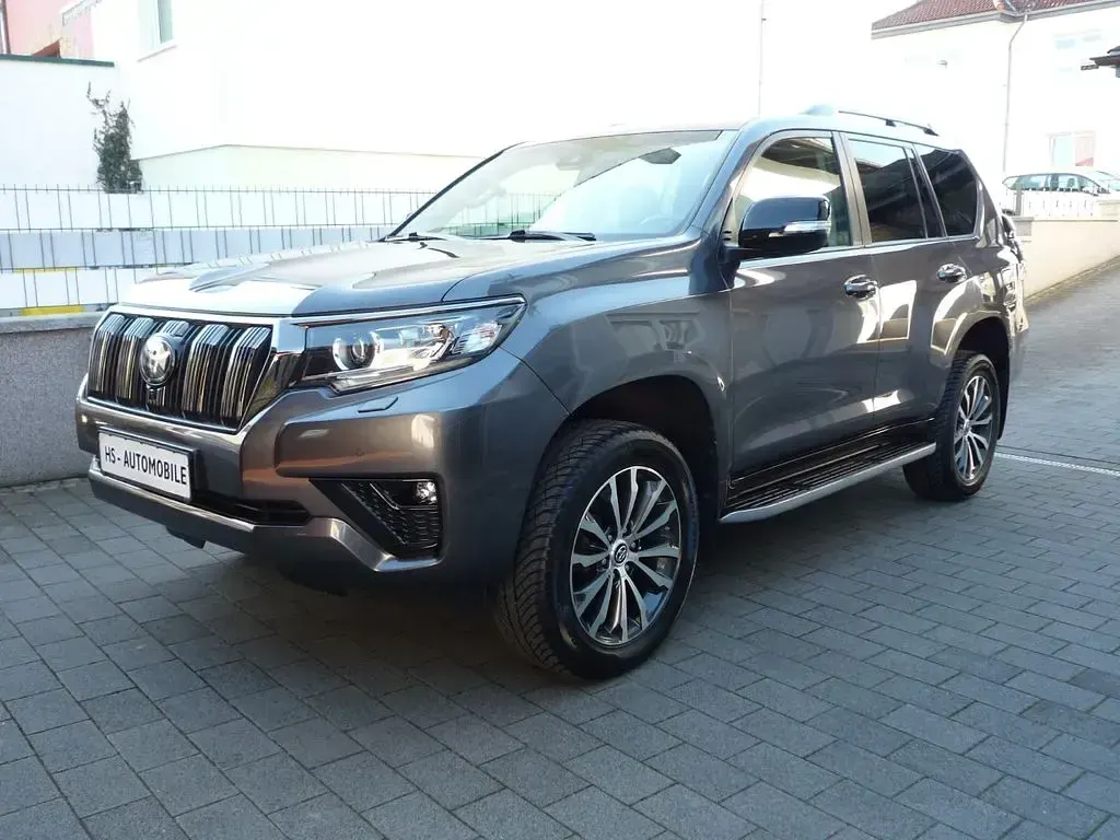 Gebraucht Toyota Land Cruiser TEC-Edition 204 PS (150 kW) 2022 Grau SUV