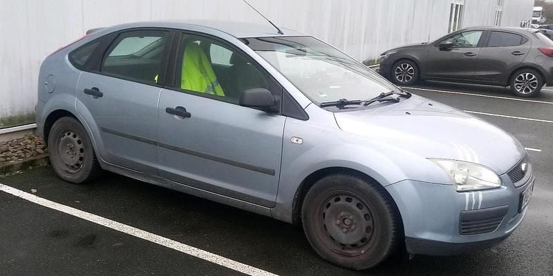 Blau Gebraucht 2005 Ford Focus Kleinwagen | 1.600 € (Fairer Preis) - Bild 1/4