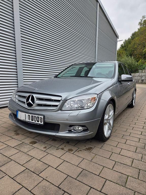 Silber Gebraucht 2009 Mercedes C350 Avantgarde Limousine | 10.777 € (Fairer Preis) - Bild 1/4