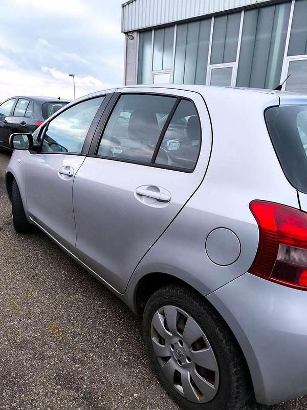 Gebraucht Toyota Yaris Sol 87 PS (63 kW) 2007 Silver mica metallic Kleinwagen