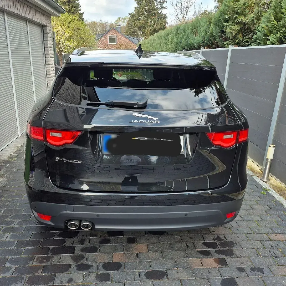 Gebraucht Jaguar F-Pace Portfolio 179 PS (131 kW) 2017 Schwarz SUV