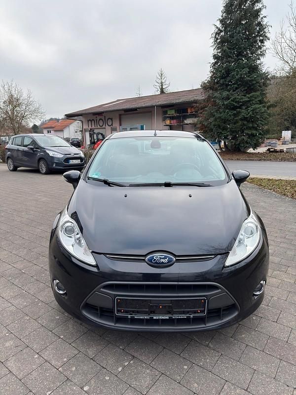 Gebraucht Ford Fiesta 95 PS (69 kW) 2012 Schwarz Kleinwagen