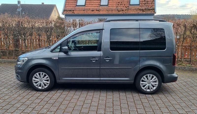 Gebraucht VW Caddy Comfortline 102 PS (75 kW) 2015 Schwarz Van / Kleinbus