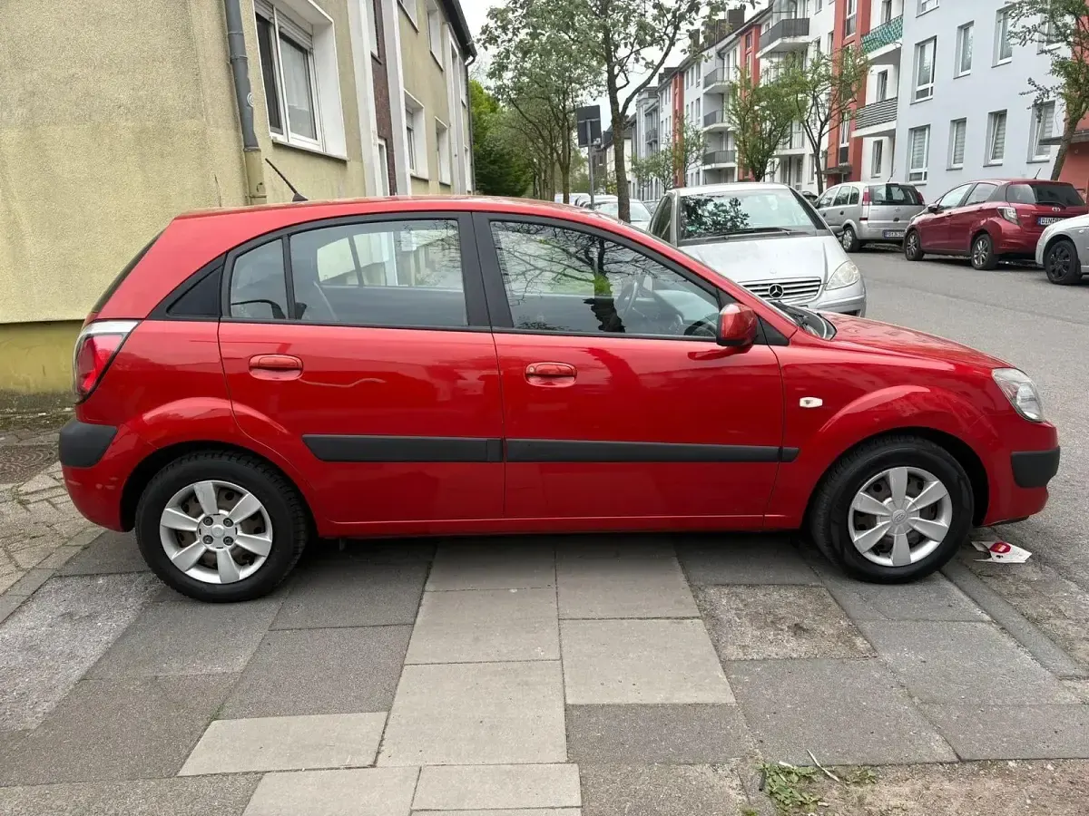 Gebraucht Kia Rio 97 PS (71 kW) 2006 Rot Limousine