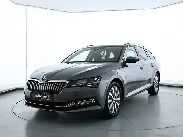 Gebraucht Skoda Superb Style 150 PS (110 kW) 2022 Grau Kombi