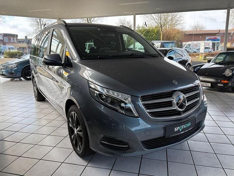 Gebraucht Mercedes V220 Avantgarde Edition 190 PS (139 kW) 2017 Grau Van / Kleinbus