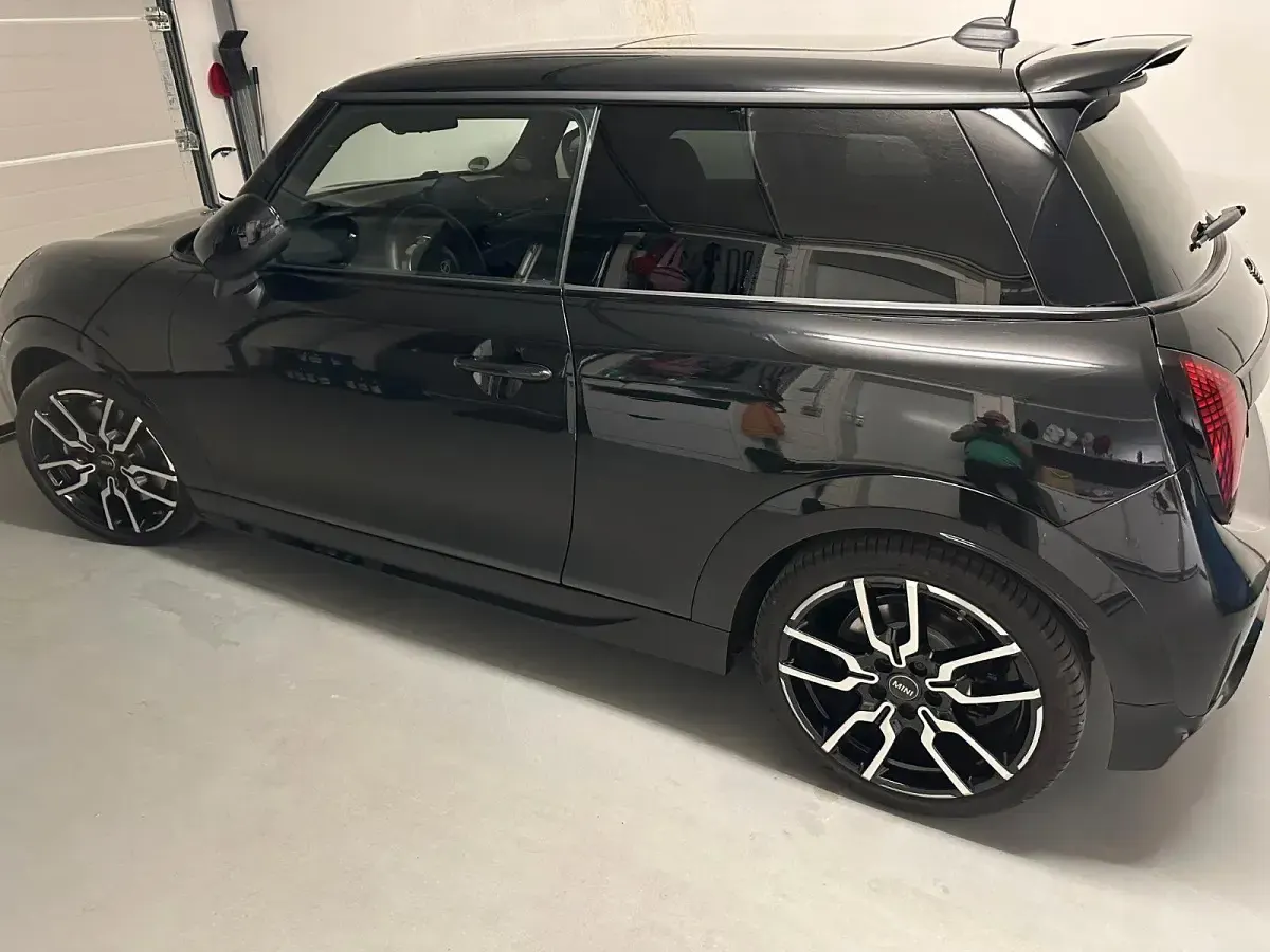 Gebraucht Mini Cooper 114 kW (156 PS) 2025 Schwarz Kleinwagen