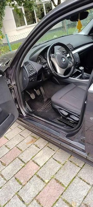 Beige Gebraucht 2006 BMW 116 Kleinwagen | 3.200 € (Fairer Preis) - Bild 1/4