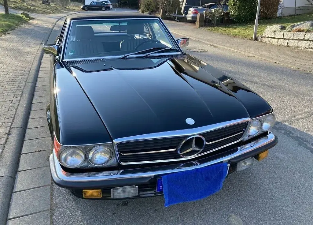 Gebraucht Mercedes 560 230 PS (169 kW) 1986 Schwarz Cabrio