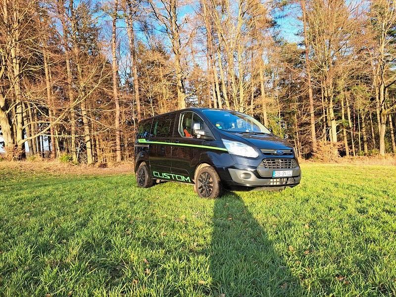 Gebraucht Ford Tourneo 125 PS (91 kW) 2013 Schwarz Van / Kleinbus