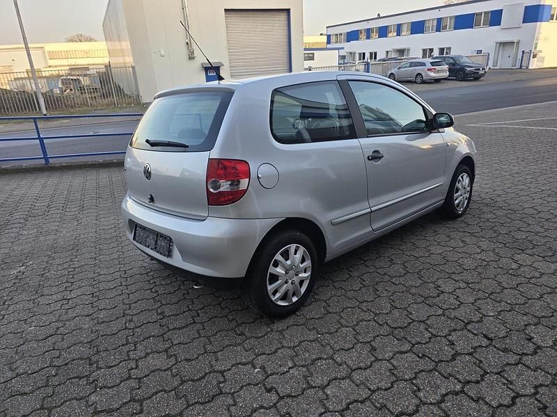 Gebraucht VW Fox 54 PS (39 kW) 2010 Silber Kleinwagen