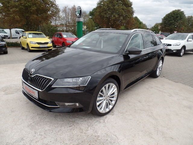 Gebraucht Skoda Superb Style 190 PS (139 kW) 2016 Schwarz metallic Kombi