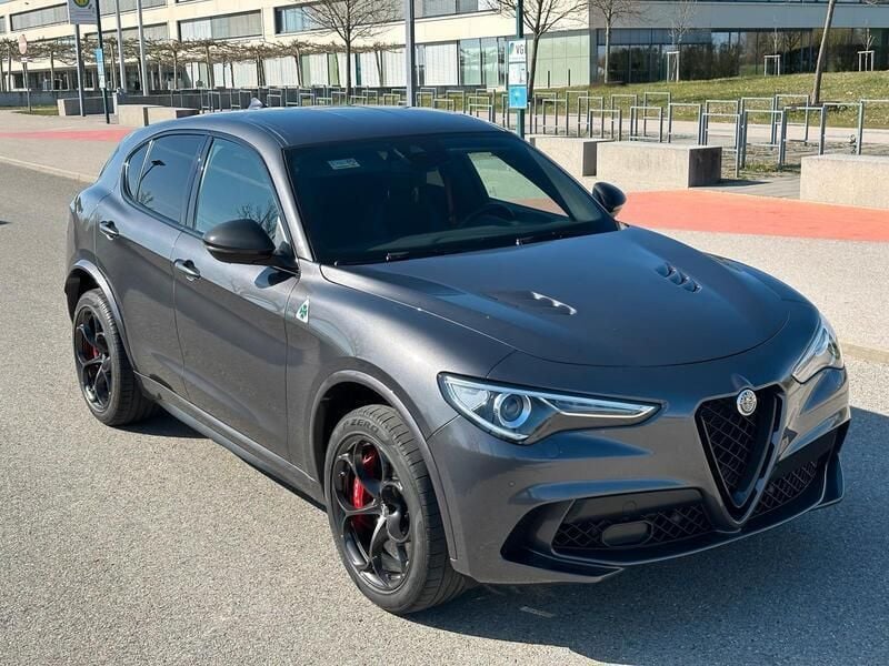 Grau Gebraucht 2020 Alfa Romeo Stelvio Quadrifoglio SUV | 56.999 € (Fairer Preis) - Bild 1/4
