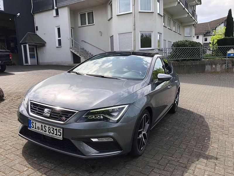 Grau Gebraucht 2018 Seat Leon Limousine | 16.900 € (Fairer Preis) - Bild 1/4
