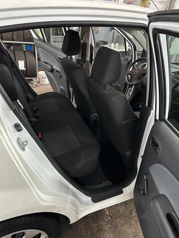 Gebraucht Opel Agila 68 PS (50 kW) 2010 Weiß Kleinwagen