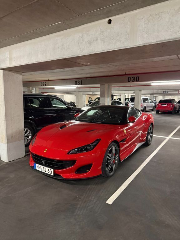 Rot Gebraucht 2019 Ferrari Portofino Cabrio | 210.600 € (Guter Preis) - Bild 1/4