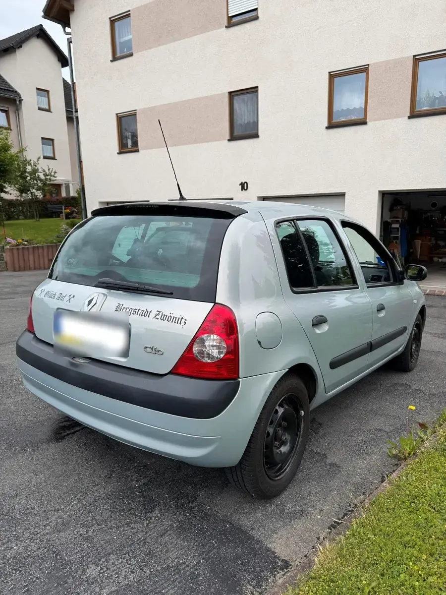 Gebraucht Renault Clio 98 PS (72 kW) 2004 Grau Kleinwagen