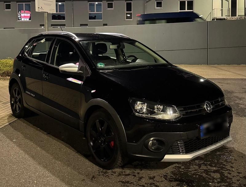 Schwarz Gebraucht 2011 VW Polo Cross Kleinwagen | 5.199 € (Guter Preis) - Bild 1/4