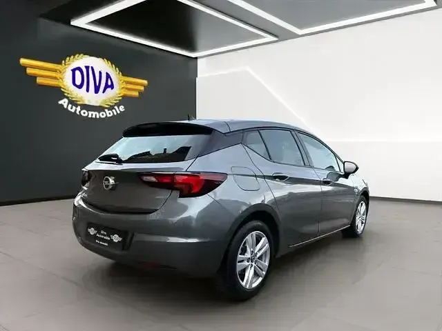 Gebraucht Opel Astra Edition 125 PS (91 kW) 2019 Grau Limousine